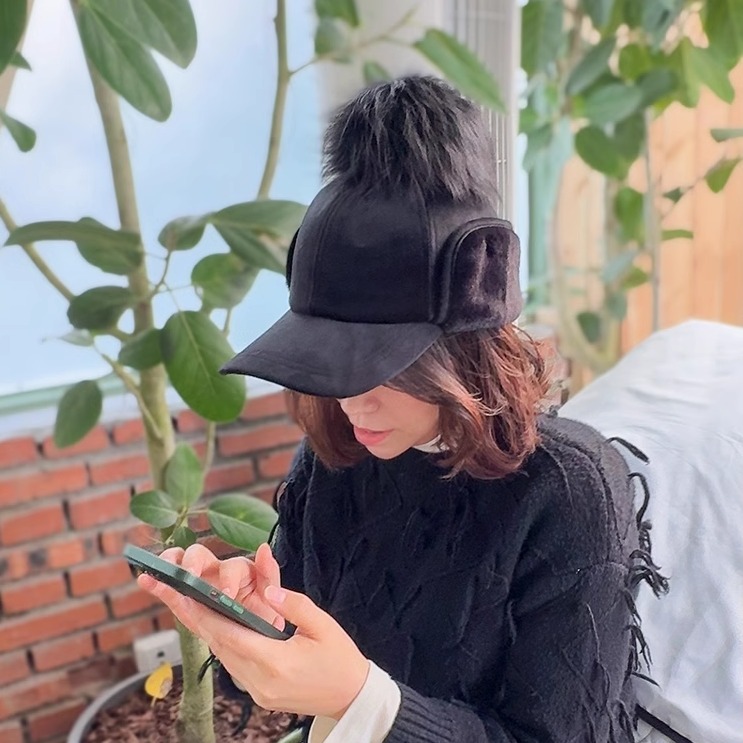 大毛球鸭舌帽女冬季加绒加厚帽子