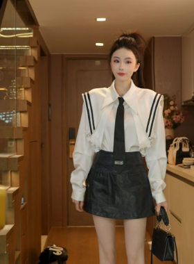 磊磊 【风格焦点 】衬衫 2026新年战袍春季海军领蕾丝上衣88260