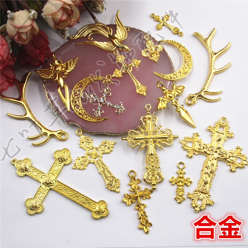 金色洛丽塔挂件月亮十字架吊坠