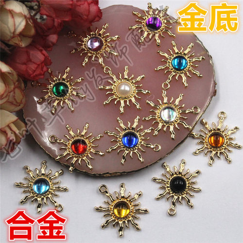 26*29mm（金底）合金太阳花仿猫眼款吊坠 diyy洛丽塔圣母皇冠挂件