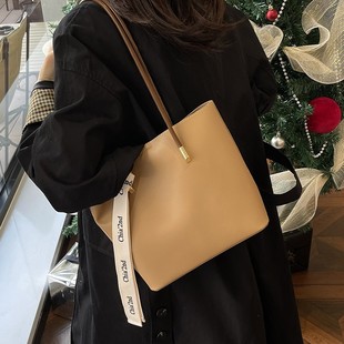 简约休闲软面大容量包包女式 通勤单肩托特包 2025新款 春夏百搭时尚