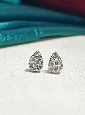 18K金钻石耳钉水滴形20分群镶天然钻石耳饰迷你款水滴钻石耳环