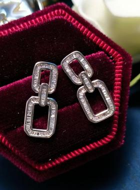 18K金钻石耳钉 吕字造型T方钻耳钉 时尚干练 低调百搭款 一物一证