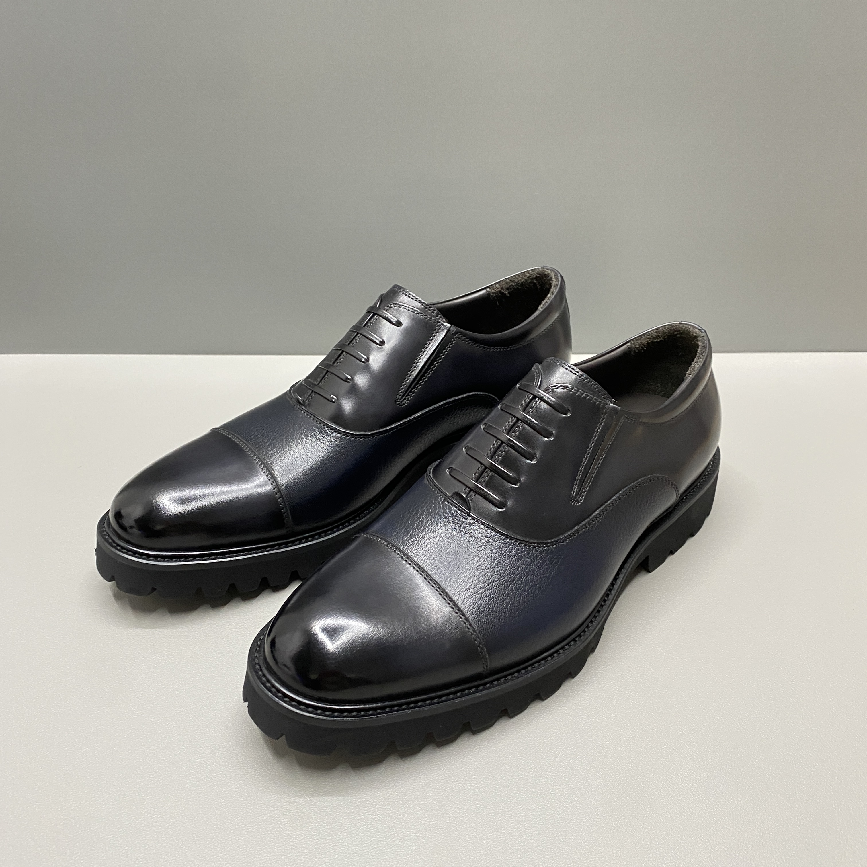 鹿皮加牛皮系带商务正装皮鞋男