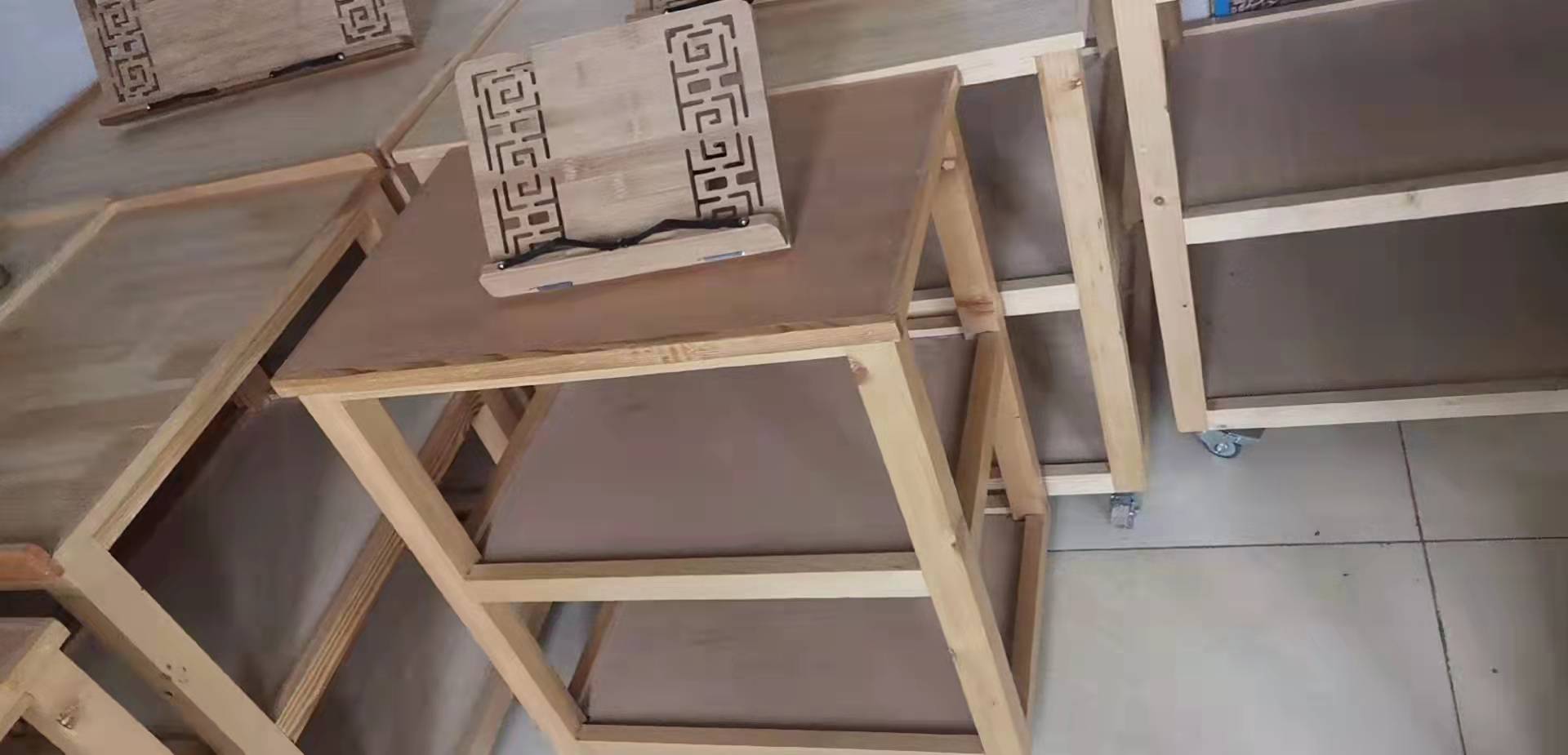 三层画车工具车实木美术工作台画桌存放车移动调色车油画储物柜车
