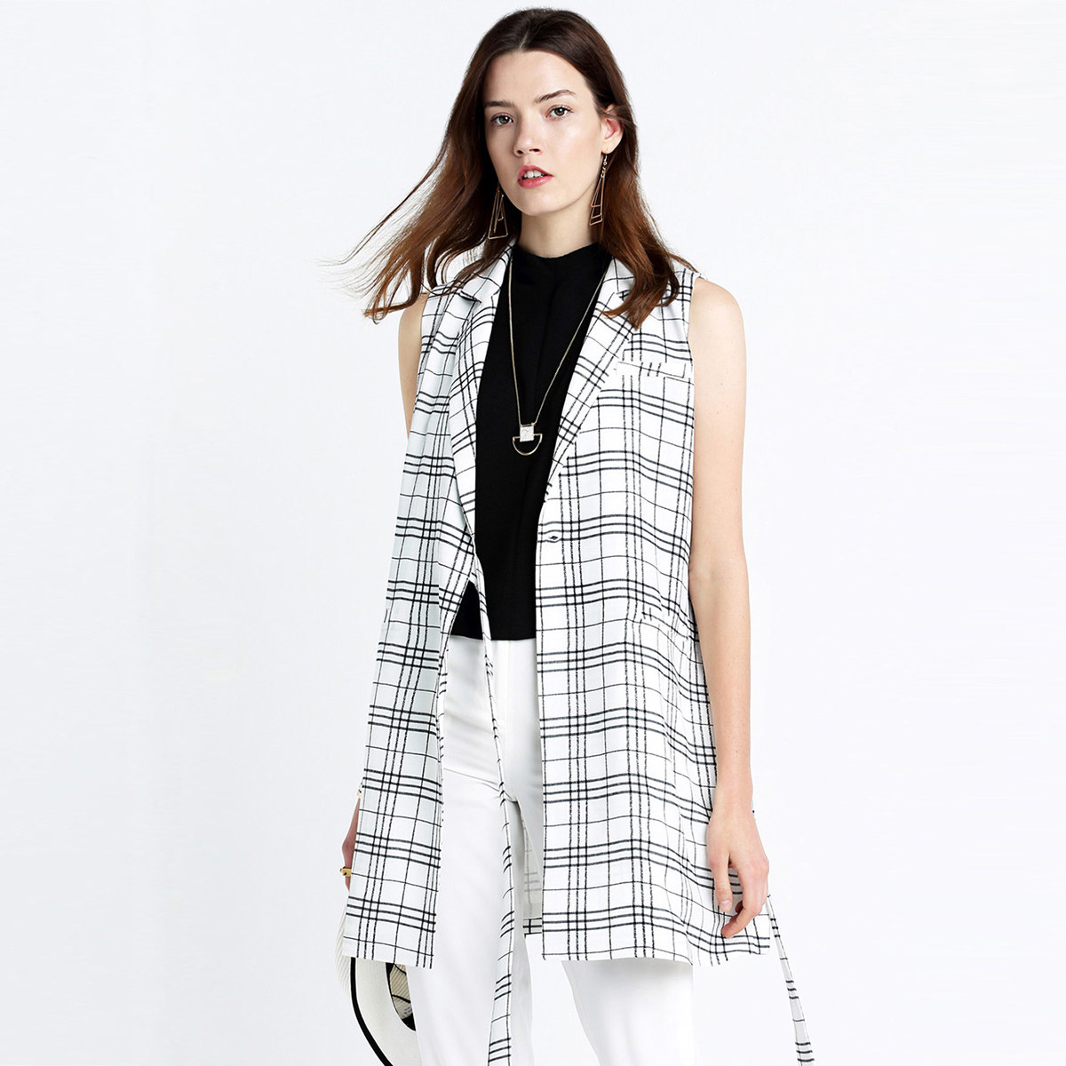 梦芭莎女夏装格子V领无袖西装马夹中长款休闲宽松背心外套马甲