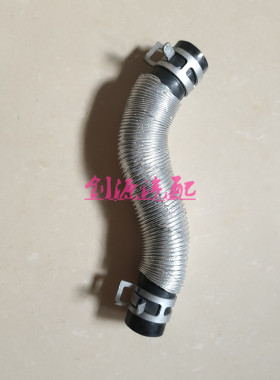 适用江铃陆风X5X7发动机涡轮增压器回油管4G63S4T连接油底壳胶管