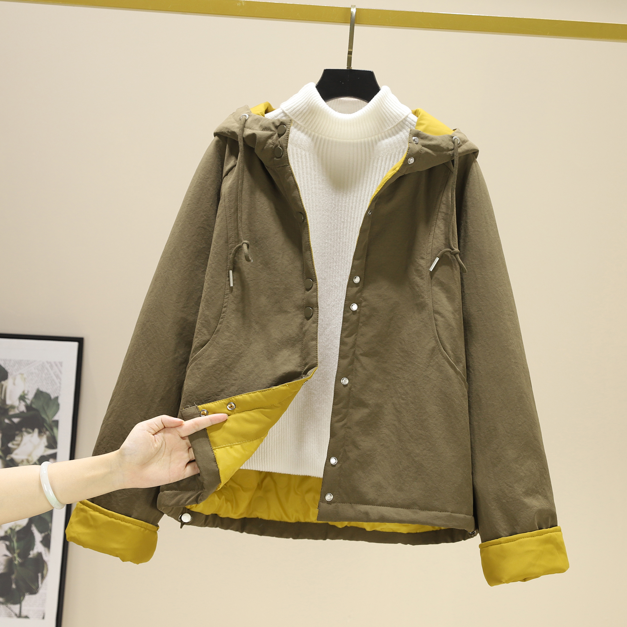 撞色二棉拼接连帽短款夹棉外套