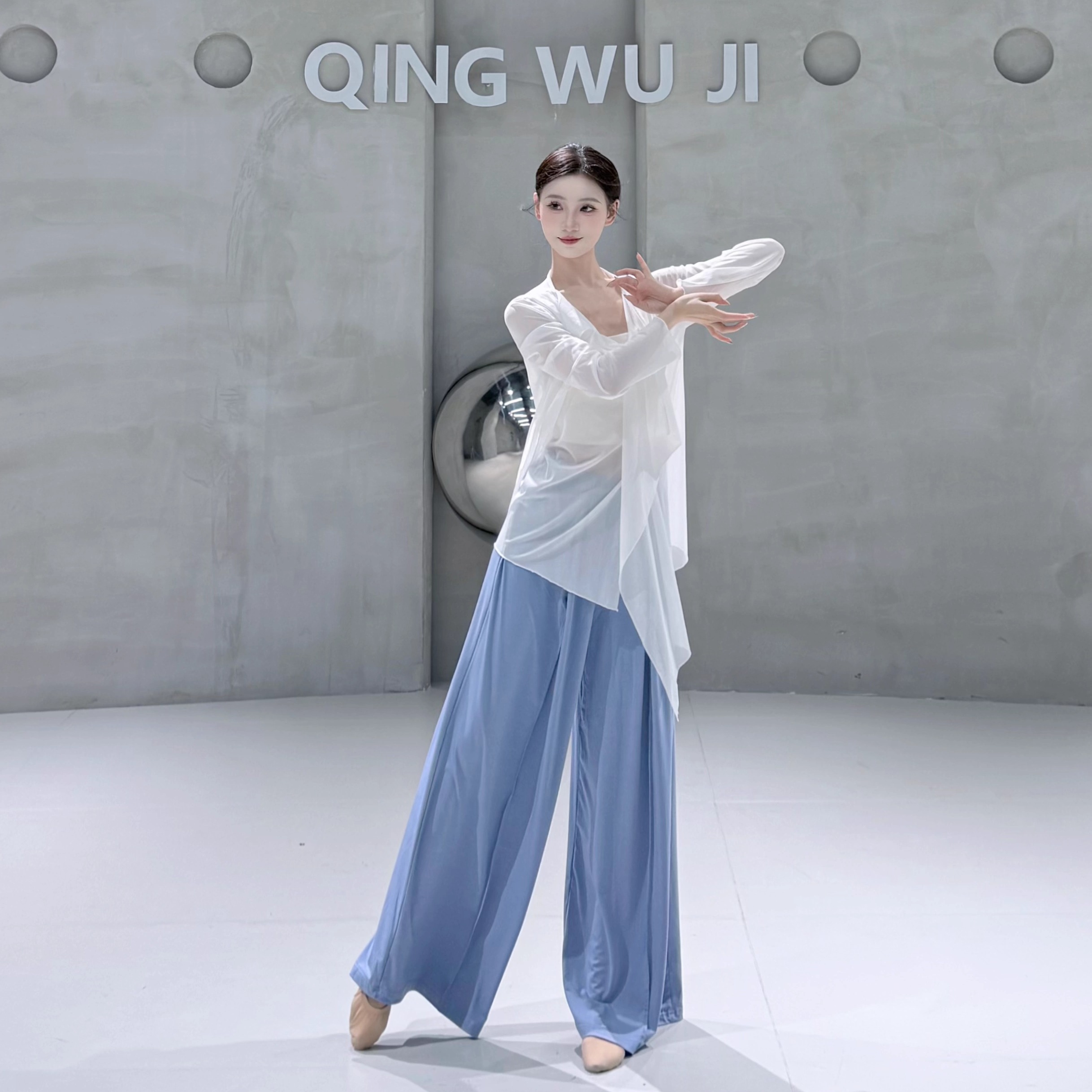 古典舞蹈服女宽松纱衣现代舞飘逸练功服形体训练艺考生服装