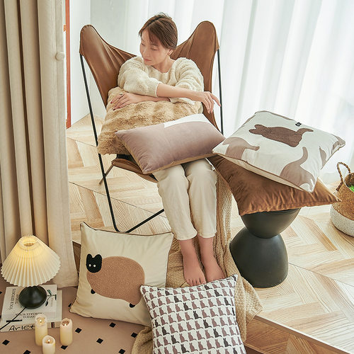 可爱小猫咪沙发靠枕抱枕