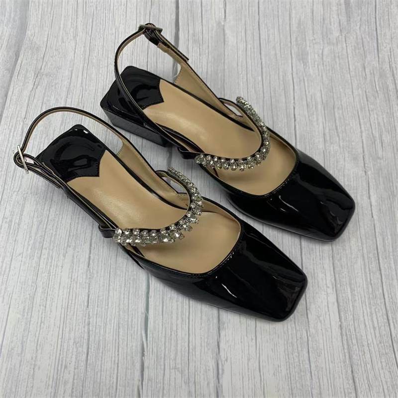 水钻装饰绊带后空凉鞋女2022夏季新款时尚气质百搭方头时装凉鞋女