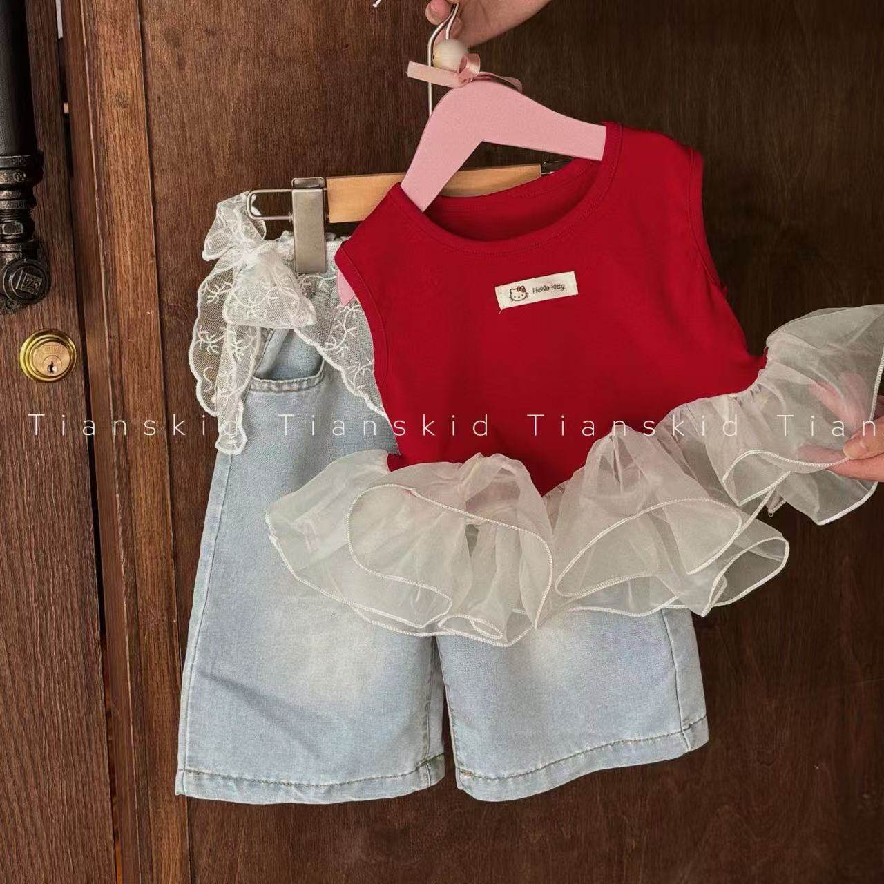 女童洋气套装上衣背心牛仔直筒裤2025新款无袖夏季拼接两件套,童装/婴儿装/亲子装,套装,淘宝优惠券,粉丝福利购,淘宝优惠卷