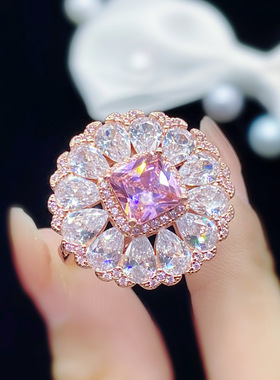 欧美钻戒少女学生简约甜美粉色方形锆石水滴形镶满钻镀金分色戒指