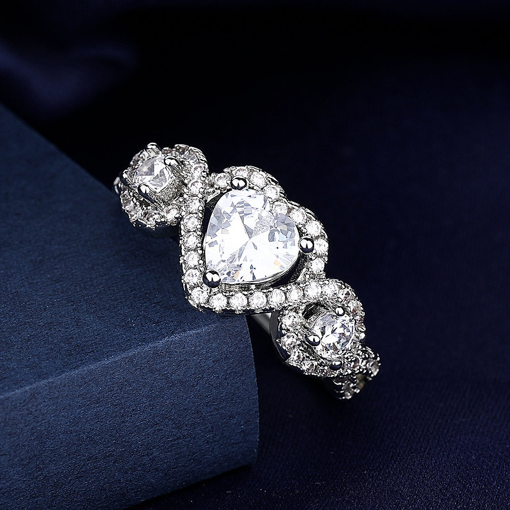 韩版爱心镶硞石甜美戒指情人节送女友礼物求婚结婚钻石情侣戒指