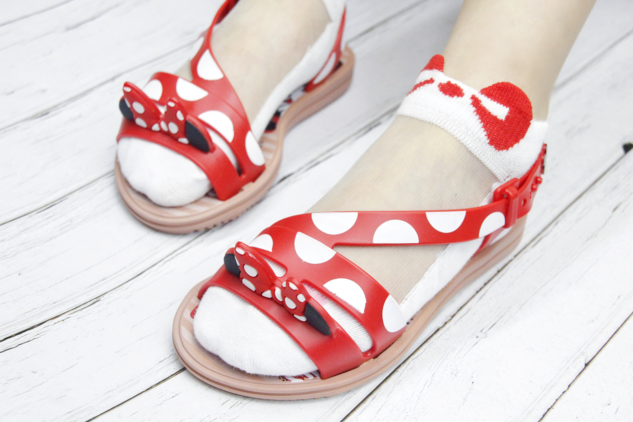 巴西正品卡通轻便舒适大童凉鞋