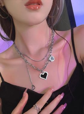轻奢小众设计双层叠带黑色爱心项链女百搭简约字母吊坠嘻哈锁骨