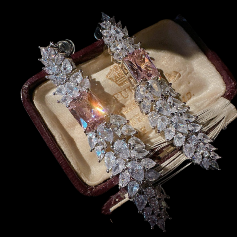 在逃公主粉水滴宝石蜂巢耳环 富丽堂皇镀18K金满天星麦穗锆石手镯