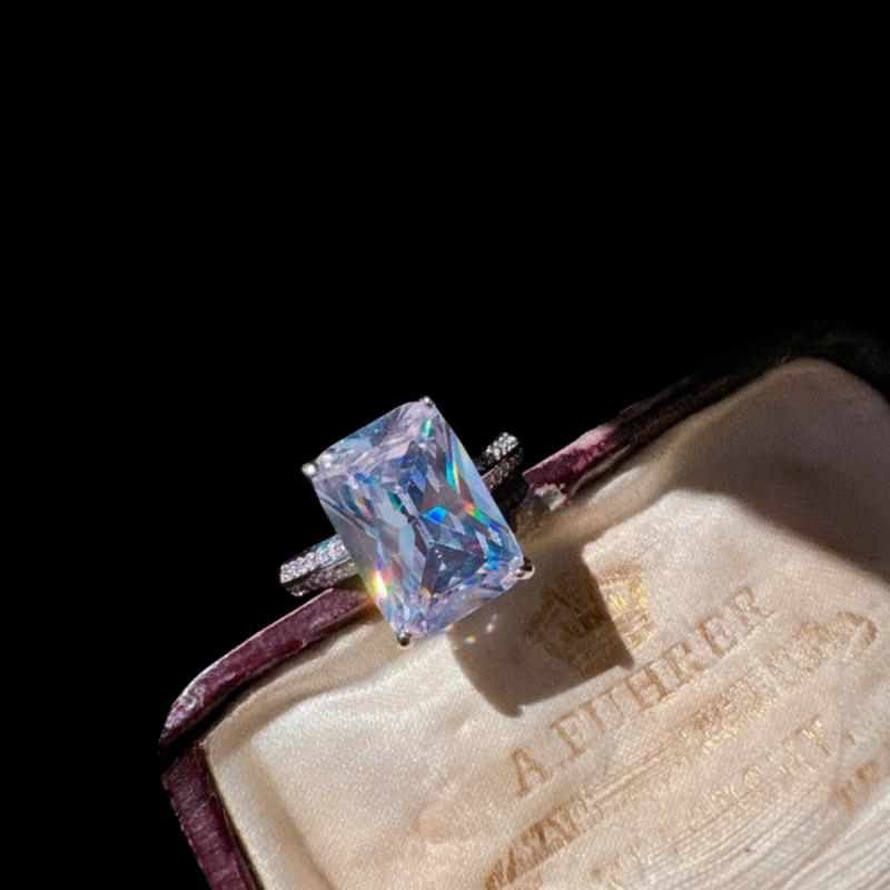 公主水滴宝石戒指时尚璨若星河镀18K鑫鸽子蛋锆石戒指婚戒百搭