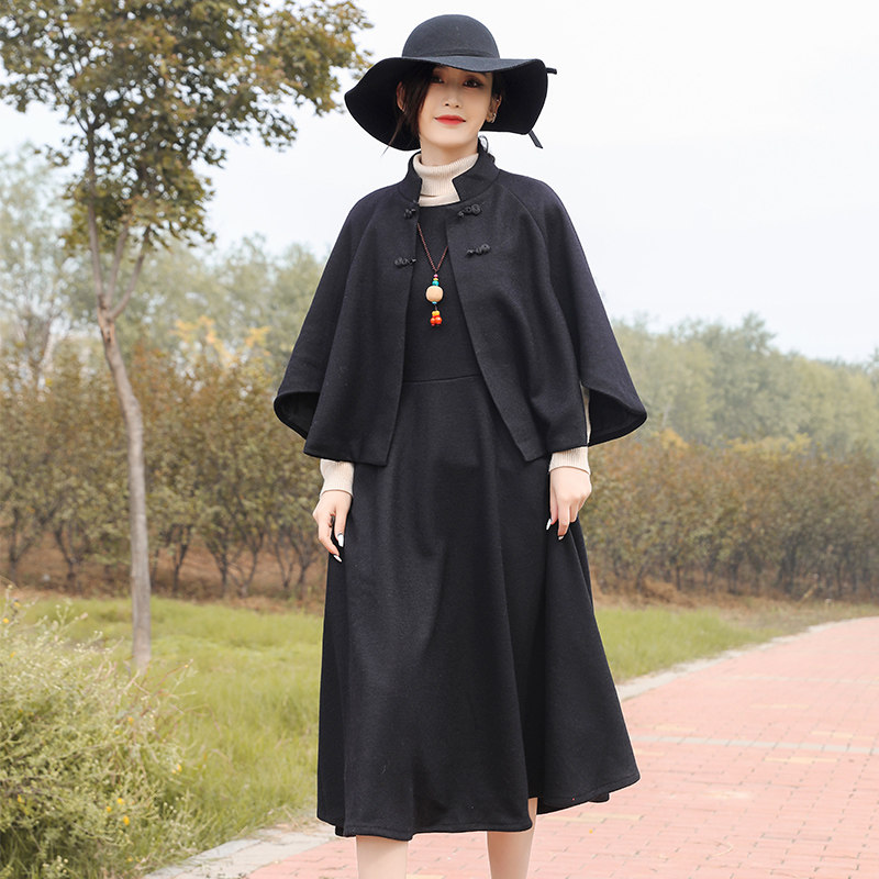 2020秋冬款复古文艺黑色羊绒连衣裙女装修身显瘦背心裙斗篷两件套