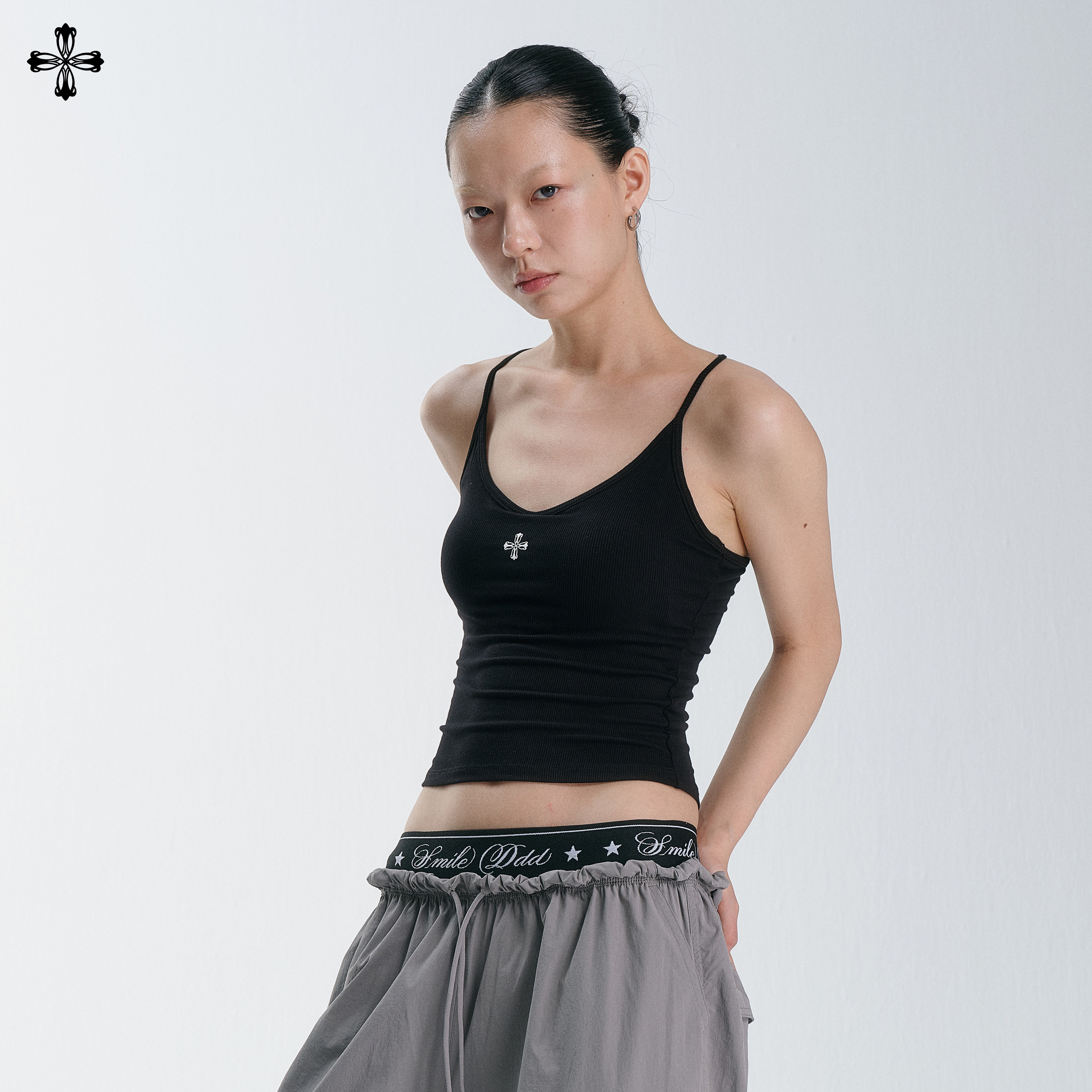 自带胸垫短款细肩工字背心美背图片