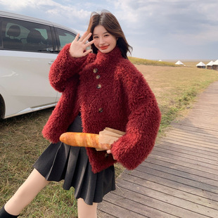 今年流行特惠实拍红色皮毛一体羊羔毛绒外套女冬季2025新款独特