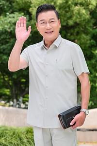 新款爸爸夏季套装短袖衬衫男冰丝衬衣休闲两件套中年男装5958P115图片