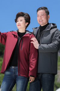 冲锋衣男秋冬季连帽夹克棉衣外套登山服爸爸装户外工作服8826P70图片