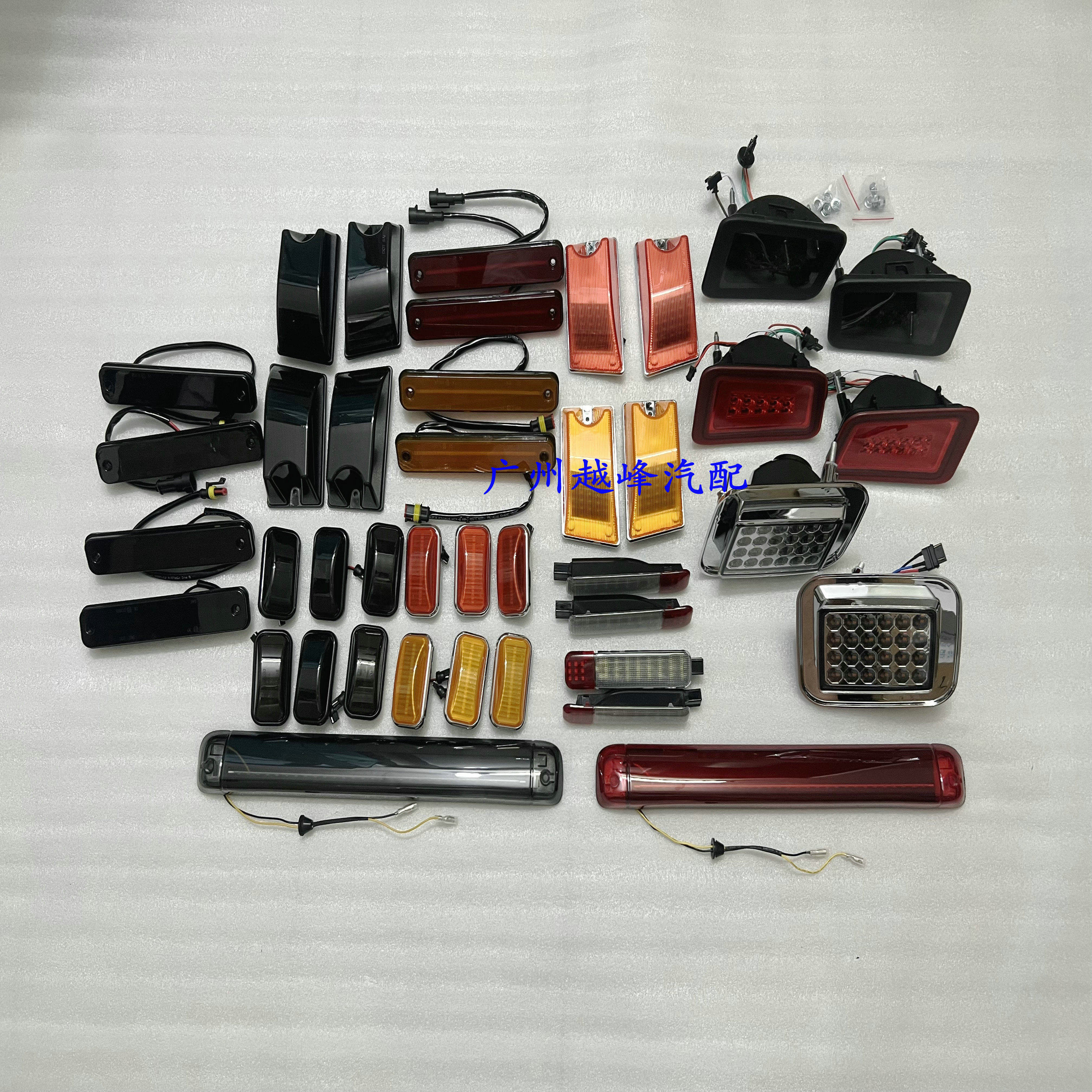 悍马H2 角灯 车顶灯 叶子板灯 刹车灯 后雾灯 车门内灯 升级LED灯