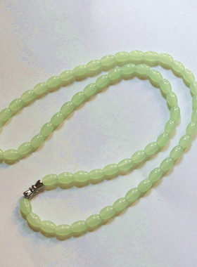 天然白玉浅绿色椭圆米珠杂石项链