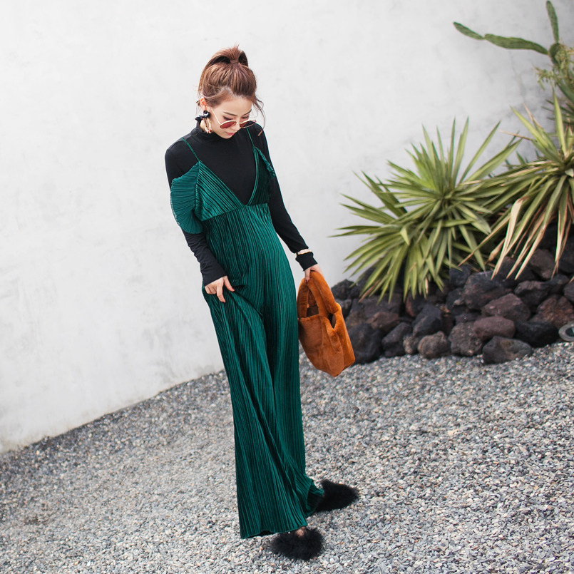 优密儿孕妇装秋装孕妇丝绒背带裤宽松连体裤吊带裤