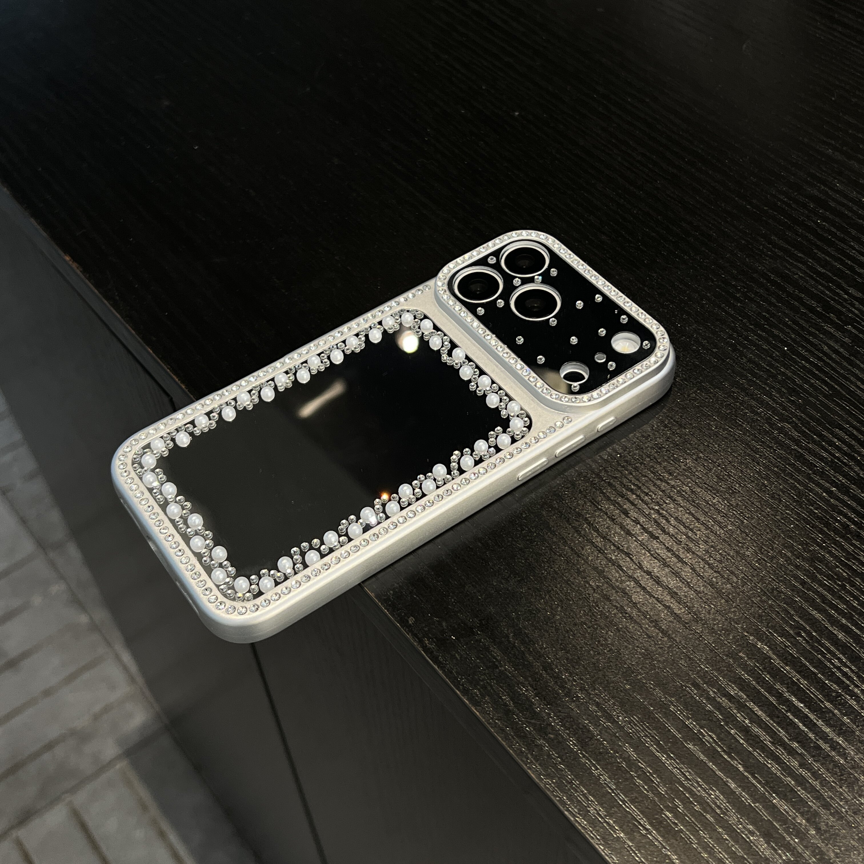 珍珠闪钻镜面全包壳适用于苹果iphone17promax手机壳带补妆镜精孔全包
