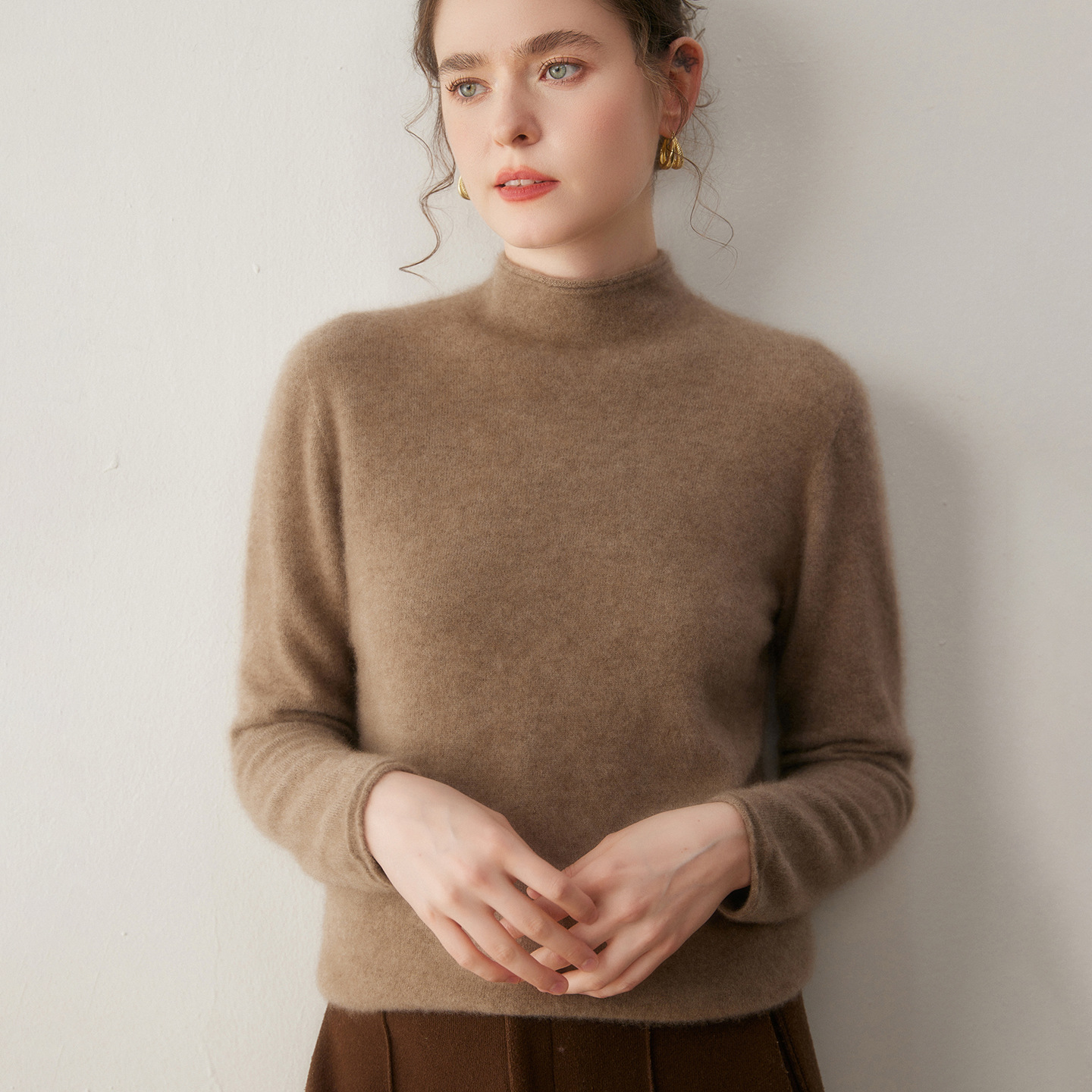 清河县松涵羊绒制品有限公司一线成衣山羊绒衫女秋冬半高卷边领