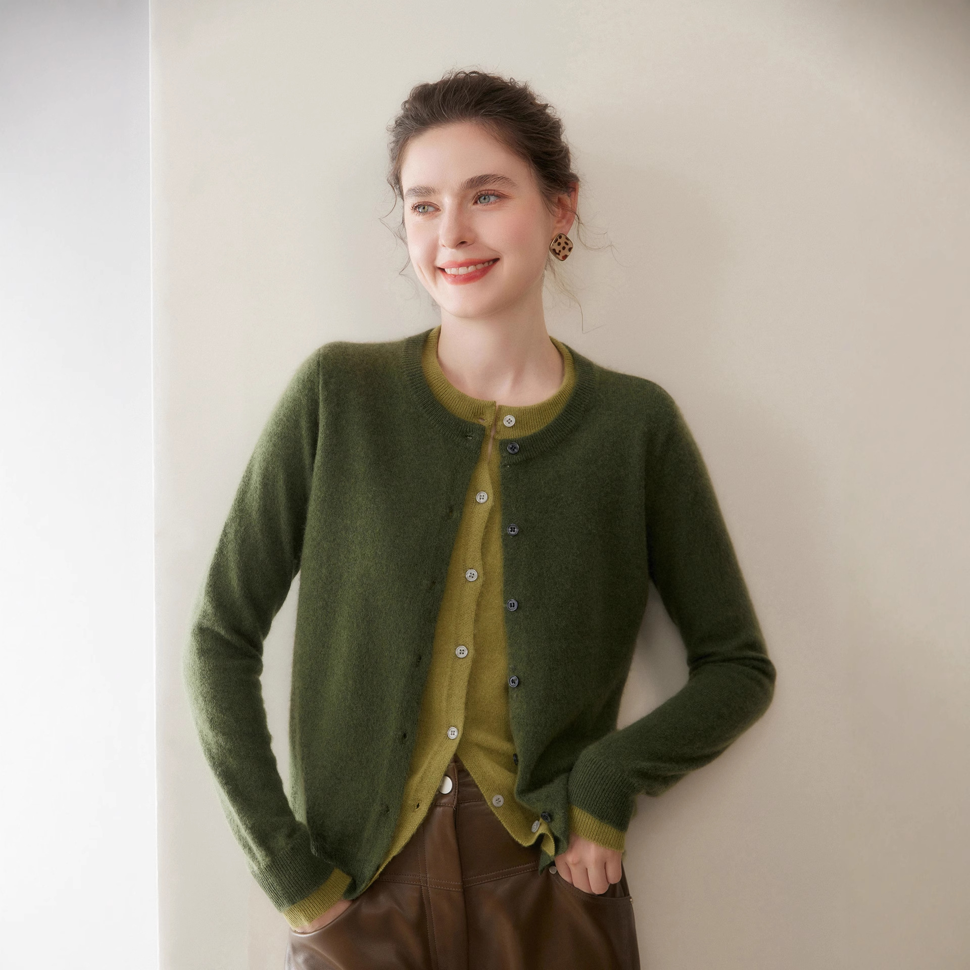 清河县日高羊绒制品有限公司25新款山羊绒开衫女假两件针织毛衣