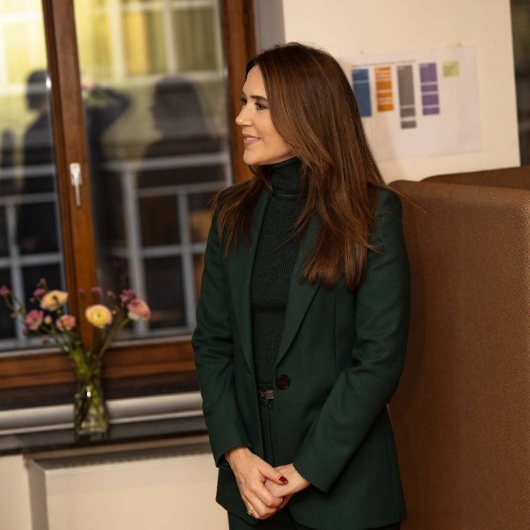 玛丽王后同款墨绿色精细羊毛西装外套直筒裤商务西服套装修身干练,女装/女士精品,职业女裤套装,淘宝优惠券,粉丝福利购,淘宝优惠卷