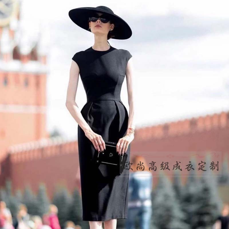 高端定制法式优雅圆领连袖黑色连衣裙女长款修身显瘦小黑裙夏季