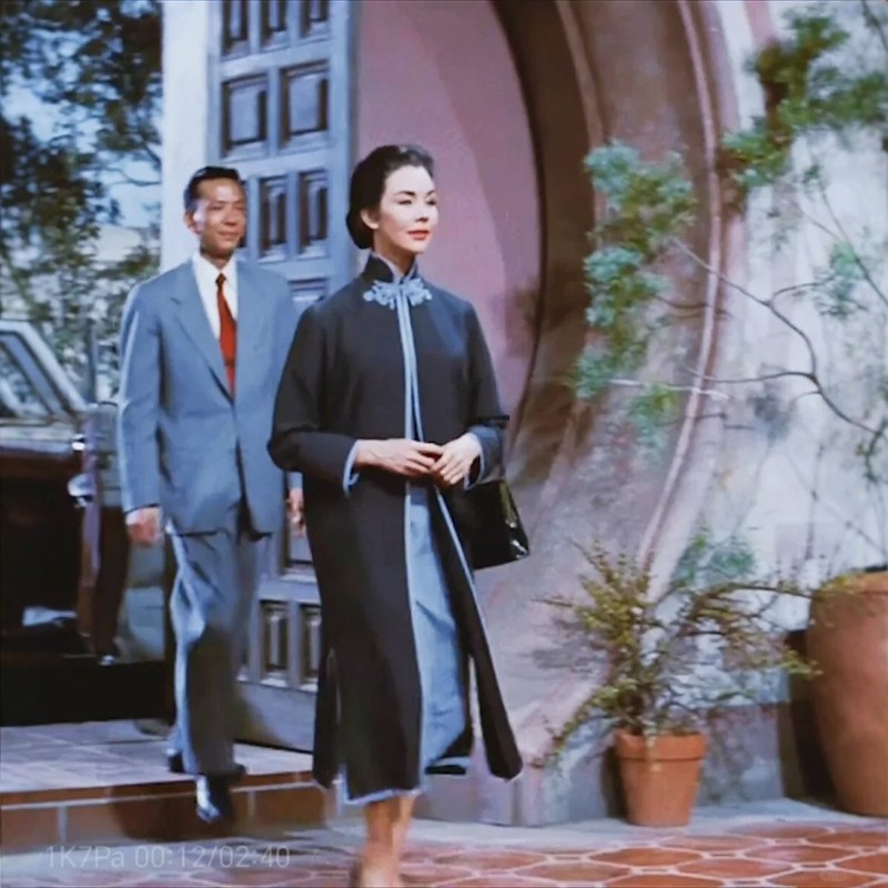 好莱坞电影同款中式深蓝色披风长外套+浅蓝色旗袍连衣裙两件套装