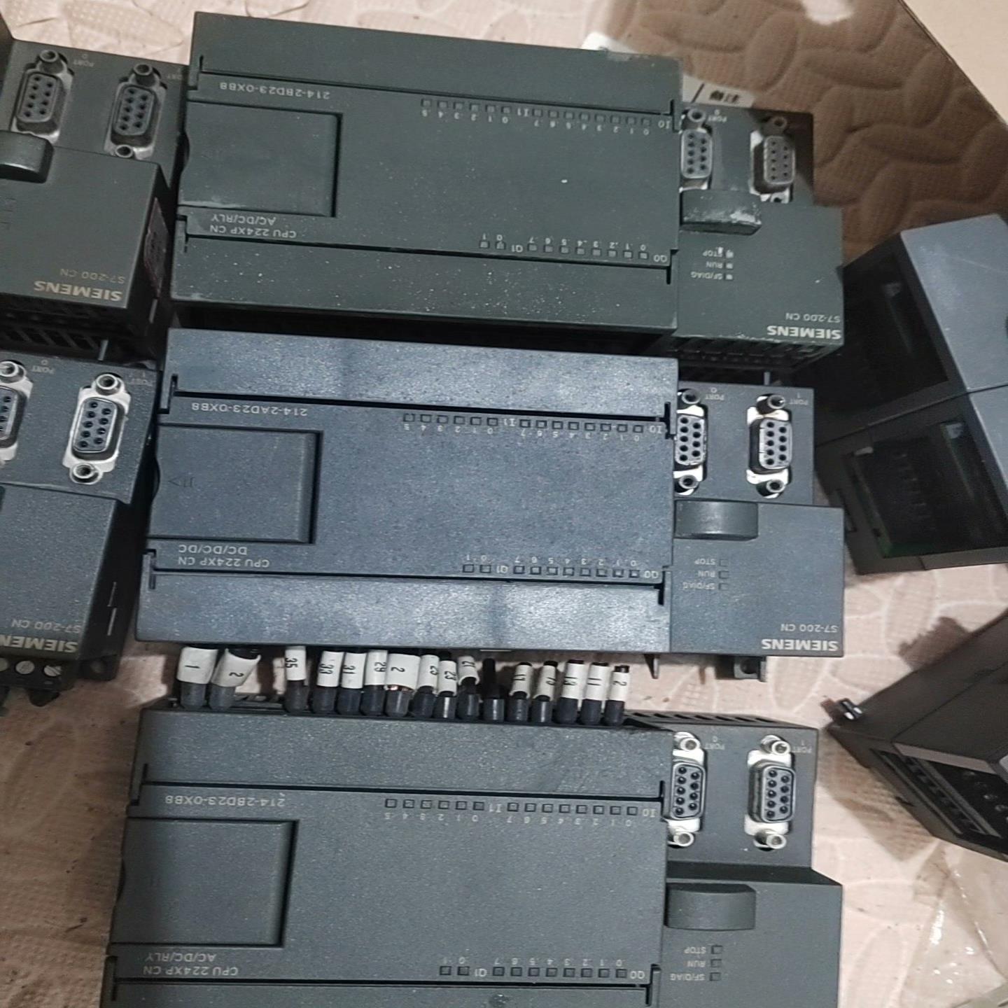 议价西门子PLC214-2BD23四台功能完好实物拍摄