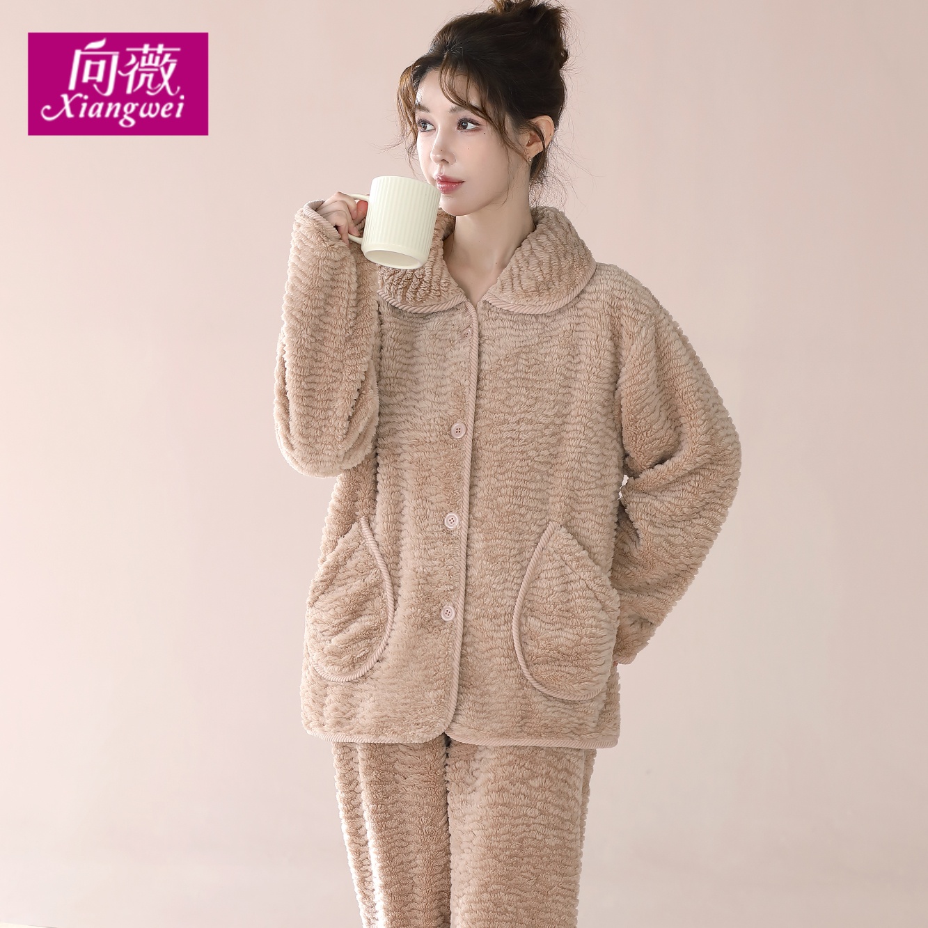 舒适保暖秋冬新款法兰绒双面提花绒睡衣女士可外穿大码宽松家居服