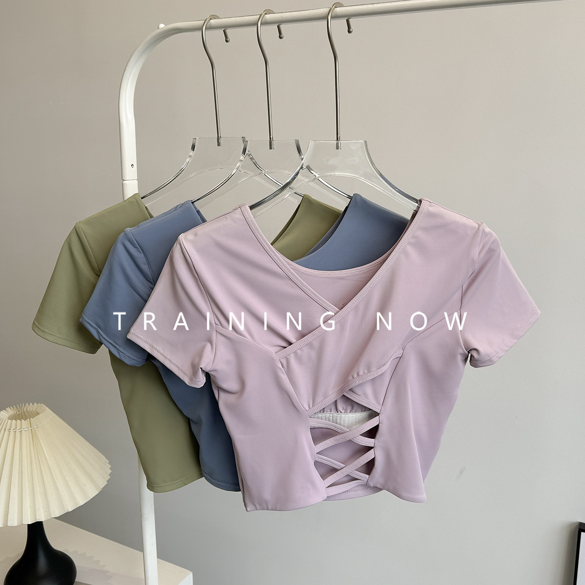 瑜伽服短袖女夏季紧身显瘦性感美背运动上衣带胸垫速干健身跑步服