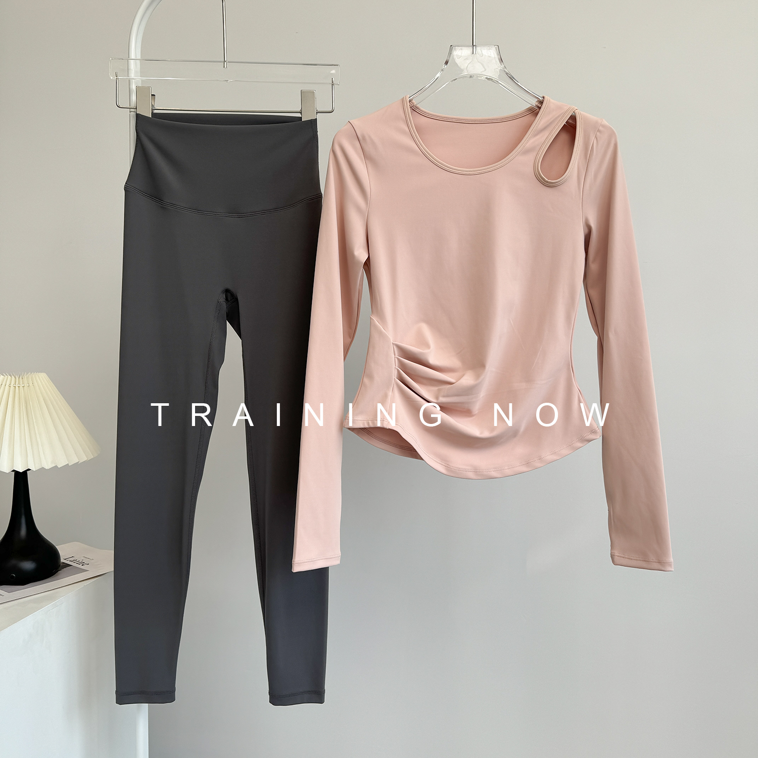 时尚好看运动套装女秋季修身显瘦普拉提瑜伽服速干跑步健身长袖