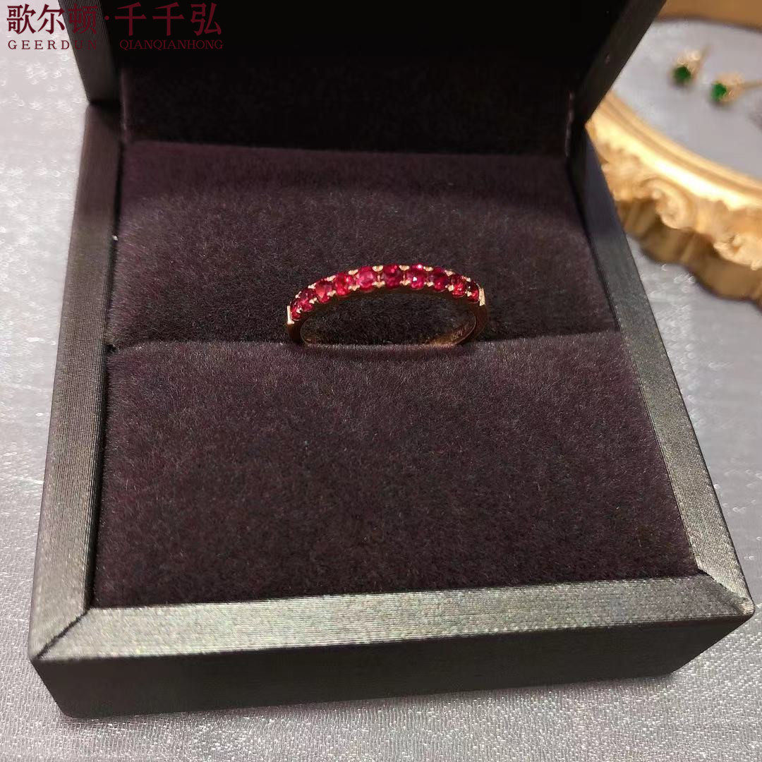 18K黄镶嵌鸽血红宝石经典戒指现货包邮精品证书明星专柜网红推荐