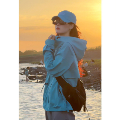 春秋季外套男女款冲锋衣2025新款爆小个子夹克登山服户外软壳薄款