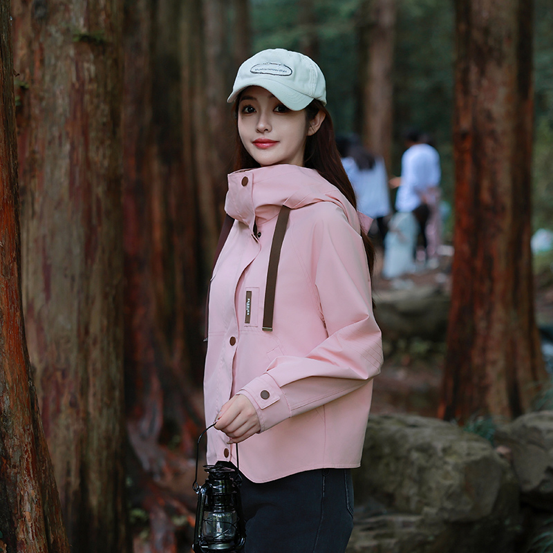 春秋季外套女款冲锋衣2025新款爆款小个子夹克登山服户外软壳薄款