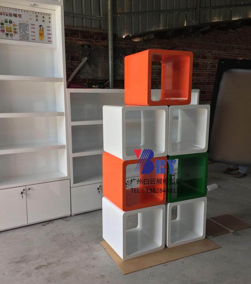 广州烤漆组合橱窗展示柜