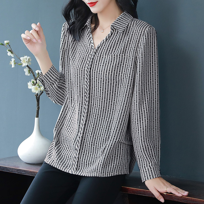 时尚大码女装条纹衬衫2022早秋中年妈妈洋气胖mm宽松长袖雪纺上衣