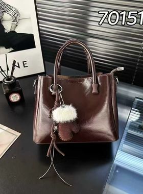 2025新款时尚百搭单肩斜挎高级小众设计手提包梦迪尔70151油蜡皮