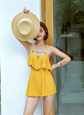 连体裙式泳衣女保守遮肚显瘦小胸黄色平角度假泳装韩国ins游泳衣