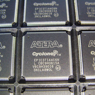 EP1C3T144C8N EP1C3T144I8N C6 嵌入式 - FPGA现场可编程门阵列
