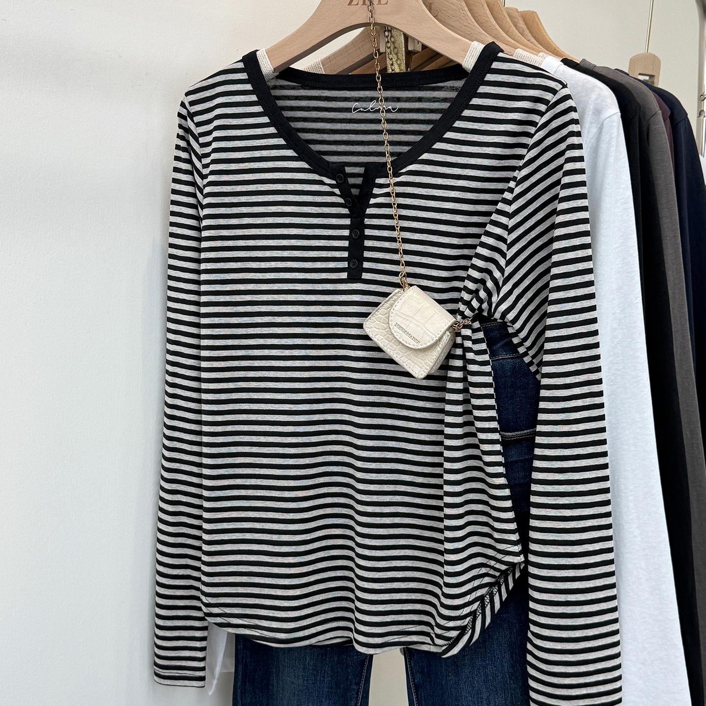 撞色条纹半开领长袖t恤女2025秋冬高级感通勤正肩圆弧摆打底衫潮