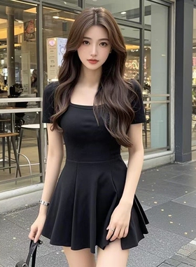 气质御姐风黑色方领短袖连衣裙女2025新款小个子收腰显瘦A字短裙